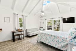Isla Vista Estate - Studio - Image 3