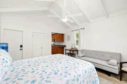 Isla Vista Estate - Studio - Image 5