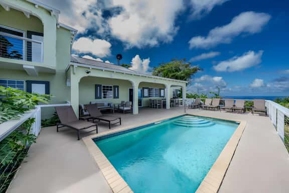Island Paradise Getaway - Image 1