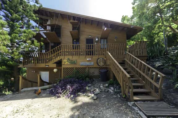 Treehouse in Paradise - Image 1