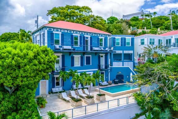 Lissette Manor - Image 1