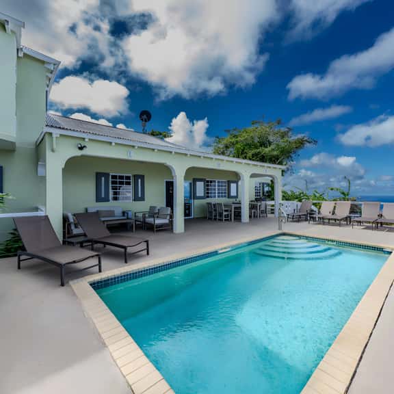 Island Paradise Getaway - Image 1