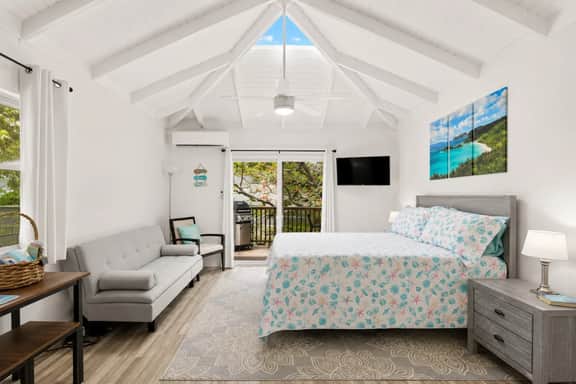 Isla Vista Estate - Studio - Image 2